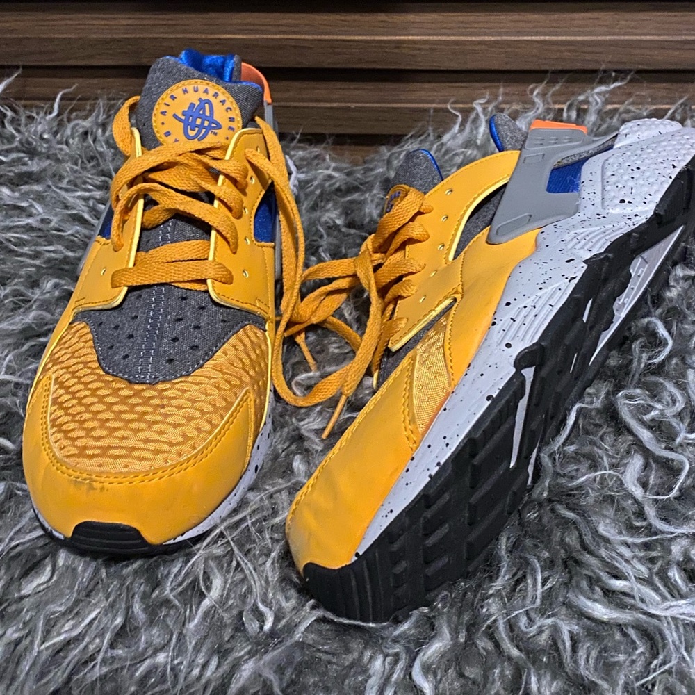 Nike AIR huarache SE